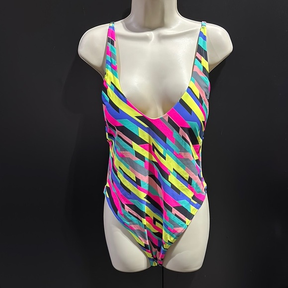 Relleciga Thong cut,adjustable straps,removable pads,geometric pattern, swim - Picture 1 of 13